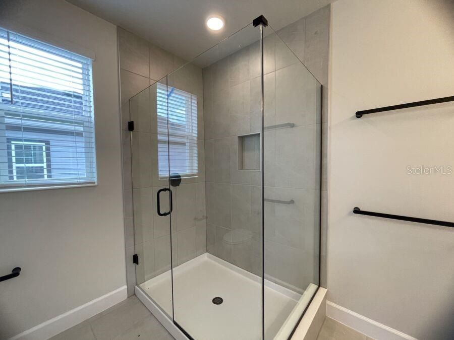 For Rent: $3,250 (3 beds, 2 baths, 1850 Square Feet)