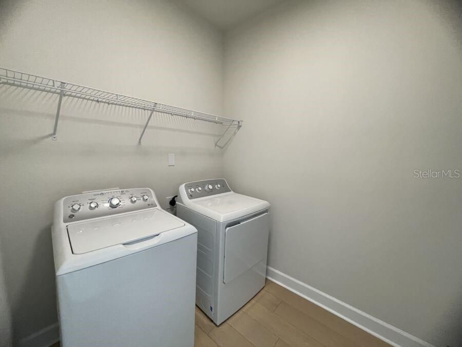 For Rent: $3,250 (3 beds, 2 baths, 1850 Square Feet)