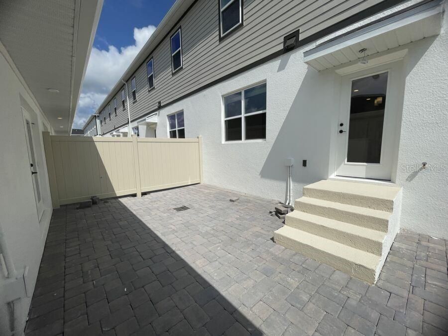 For Rent: $3,250 (3 beds, 2 baths, 1850 Square Feet)