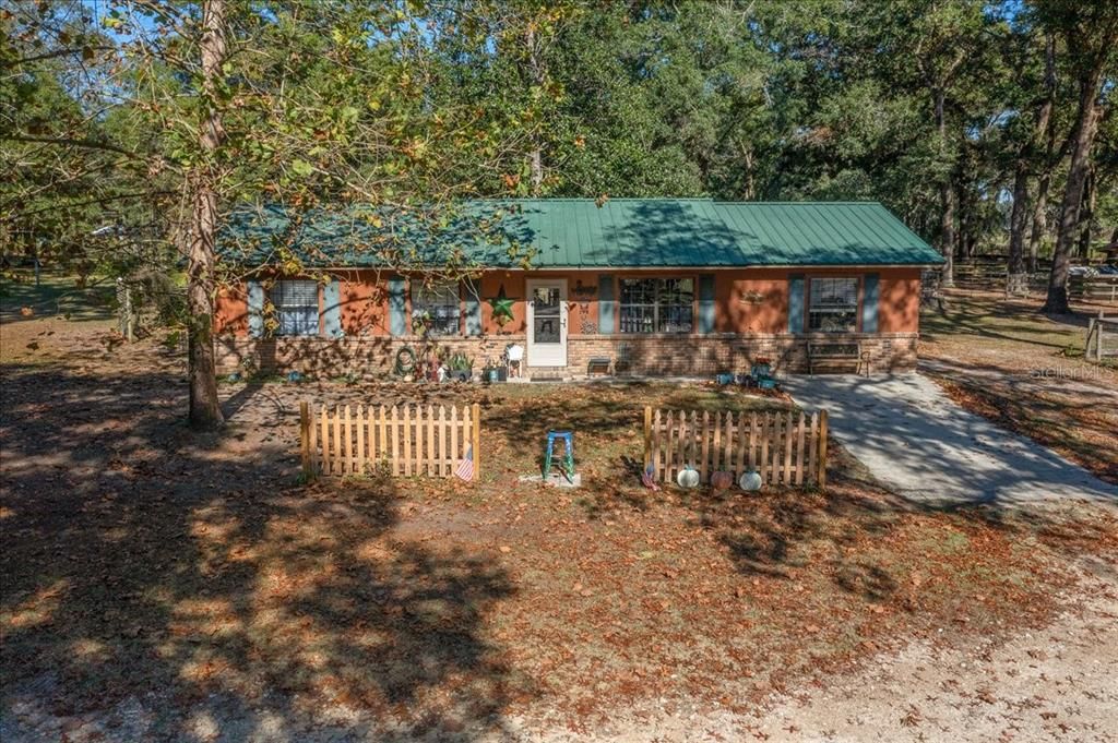 For Sale: $649,900 (3 beds, 2 baths, 1430 Square Feet)