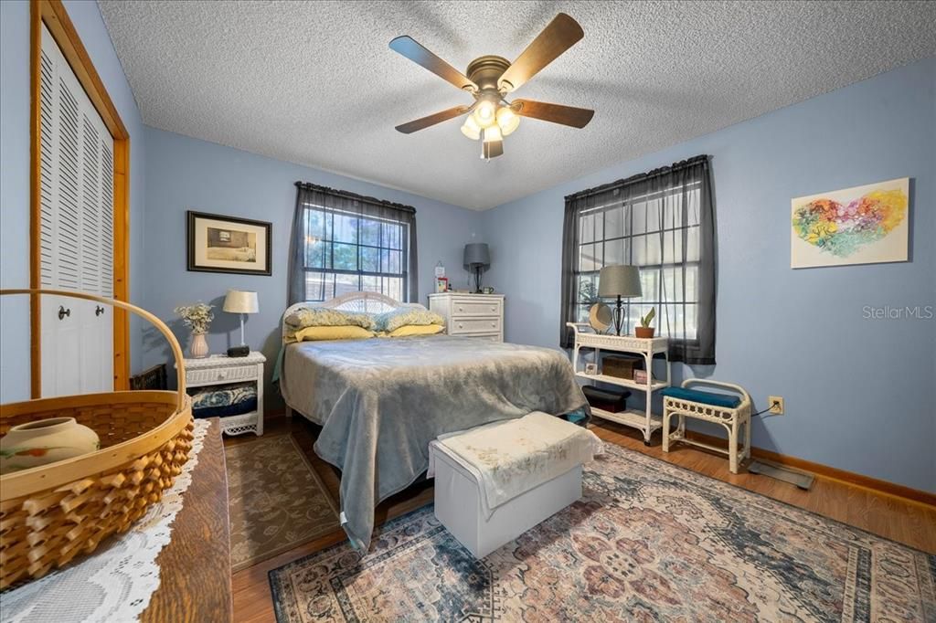 For Sale: $649,900 (3 beds, 2 baths, 1430 Square Feet)