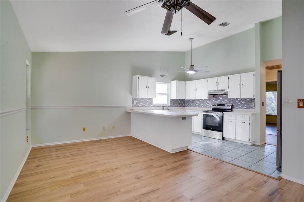 For Sale: $379,000 (3 beds, 2 baths, 1624 Square Feet)