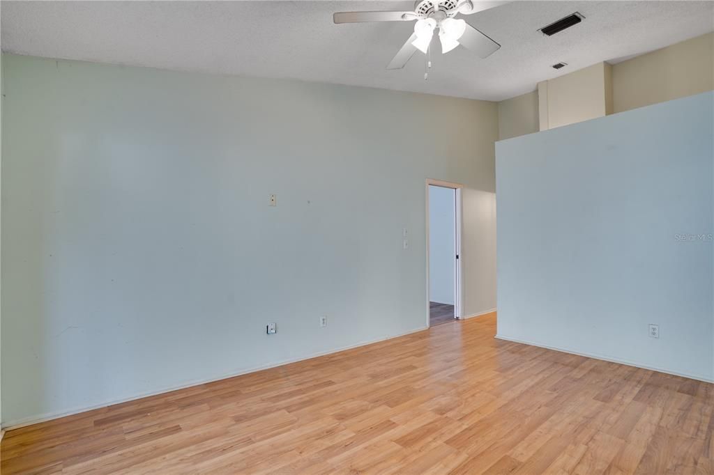 For Sale: $379,000 (3 beds, 2 baths, 1624 Square Feet)