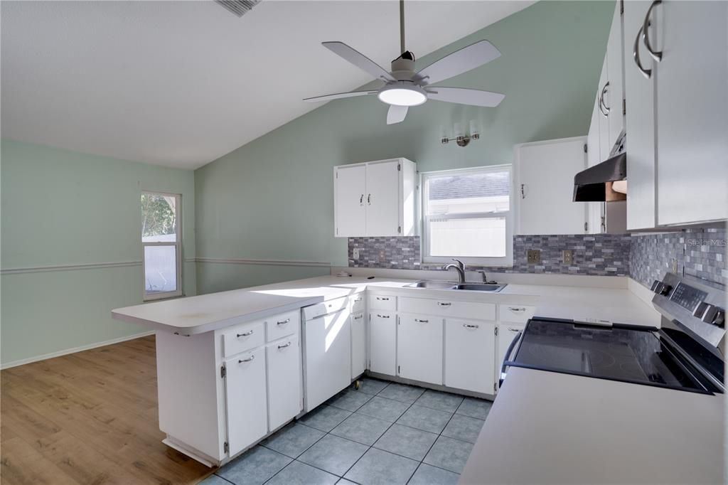 For Sale: $379,000 (3 beds, 2 baths, 1624 Square Feet)