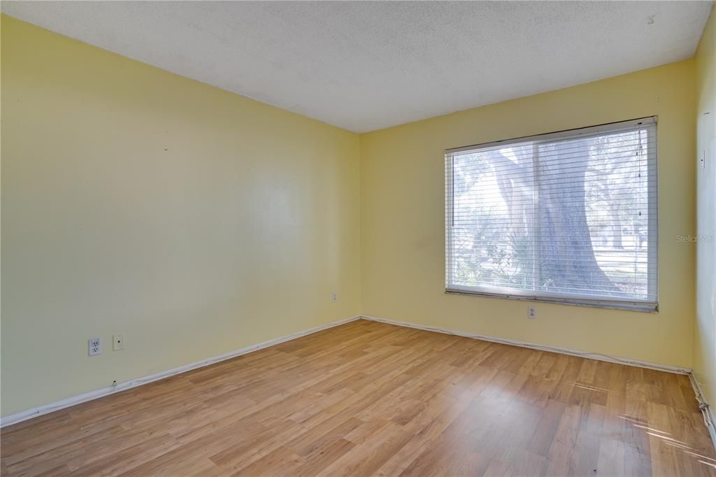 For Sale: $379,000 (3 beds, 2 baths, 1624 Square Feet)