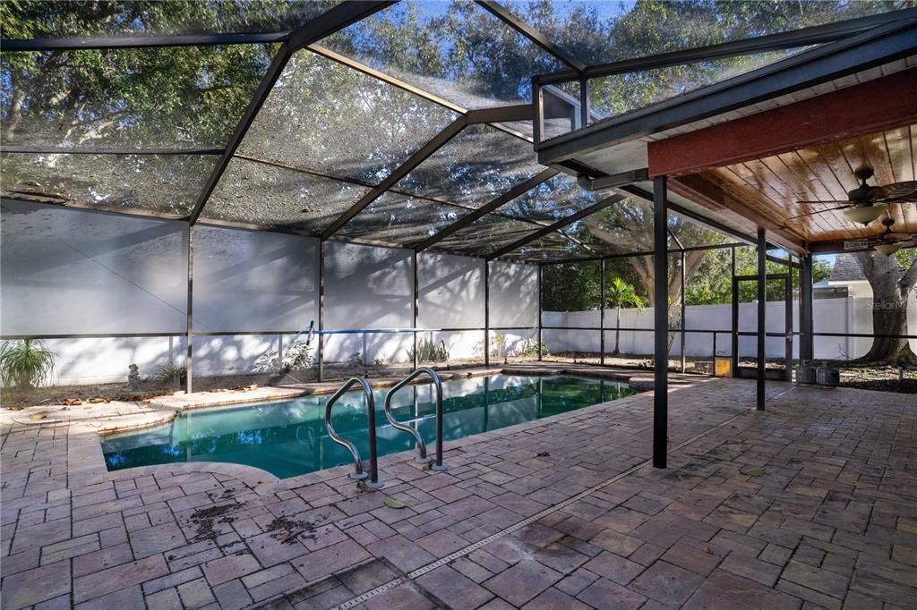 For Sale: $379,000 (3 beds, 2 baths, 1624 Square Feet)