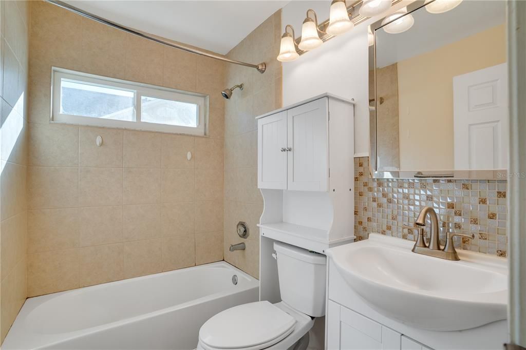 For Sale: $379,000 (3 beds, 2 baths, 1624 Square Feet)