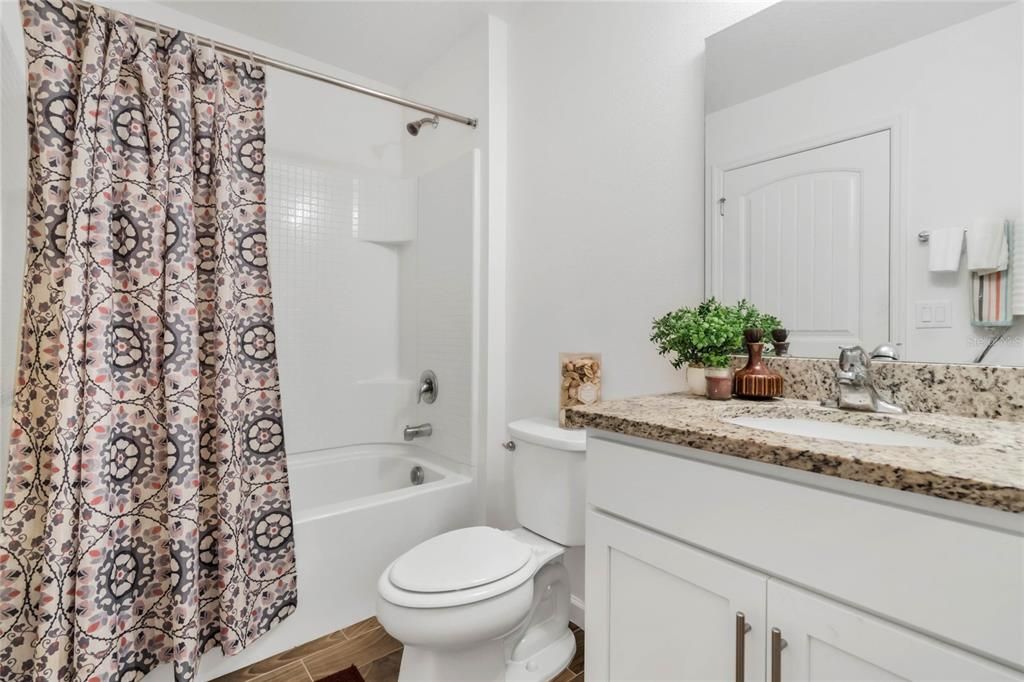 待售: $329,990 (4 贝兹, 2 浴室, 1726 平方英尺)