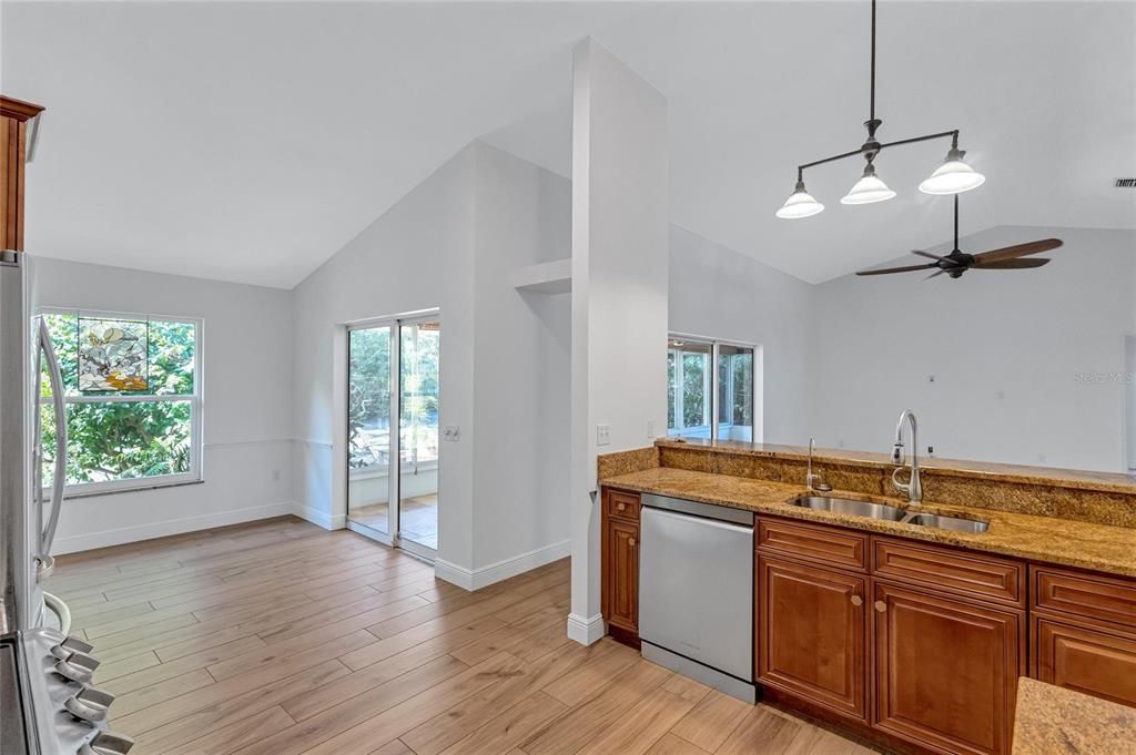 En Venta: $575,000 (3 camas, 2 baños, 1842 Pies cuadrados)