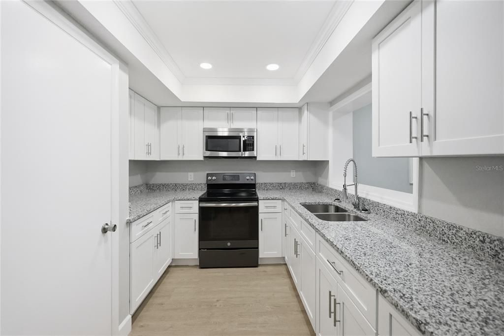 For Sale: $430,000 (3 beds, 2 baths, 1686 Square Feet)