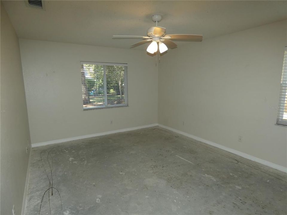 For Sale: $270,000 (3 beds, 2 baths, 1588 Square Feet)