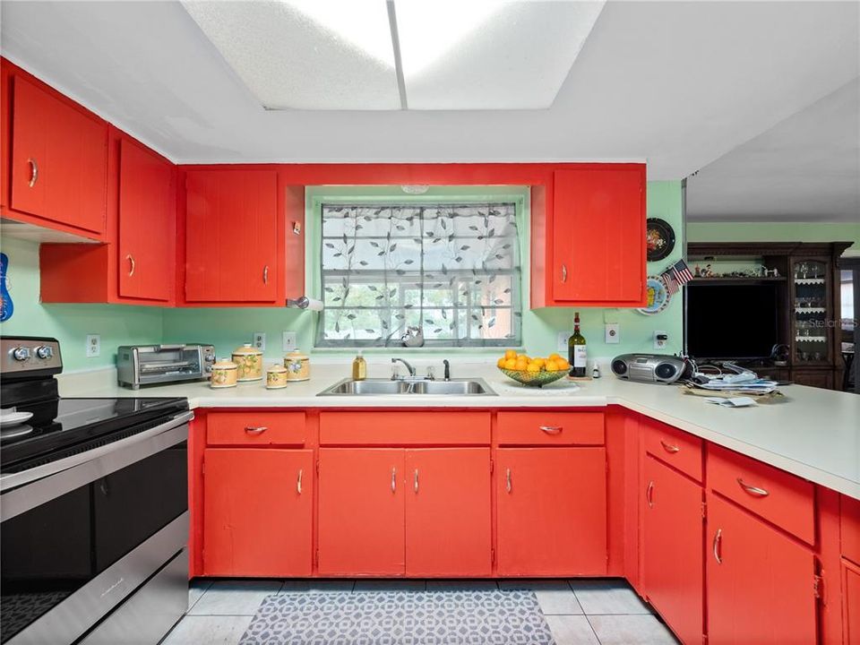 На продажу: $625,000 (4 спален, 2 ванн, 1728 Квадратных фут)