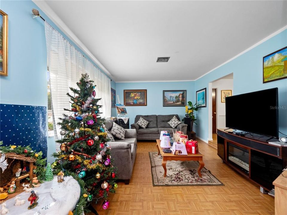 На продажу: $625,000 (4 спален, 2 ванн, 1728 Квадратных фут)