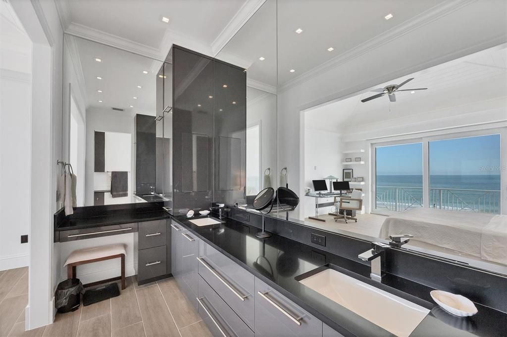 На продажу: $4,200,000 (4 спален, 4 ванн, 2844 Квадратных фут)