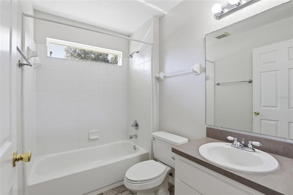 待售: $305,000 (3 贝兹, 2 浴室, 1458 平方英尺)