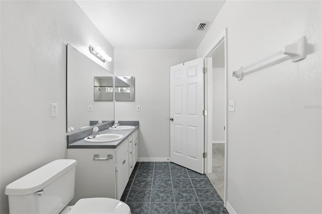 待售: $305,000 (3 贝兹, 2 浴室, 1458 平方英尺)