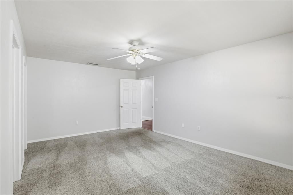 待售: $305,000 (3 贝兹, 2 浴室, 1458 平方英尺)