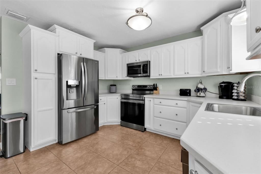 For Sale: $250,000 (2 beds, 2 baths, 1120 Square Feet)