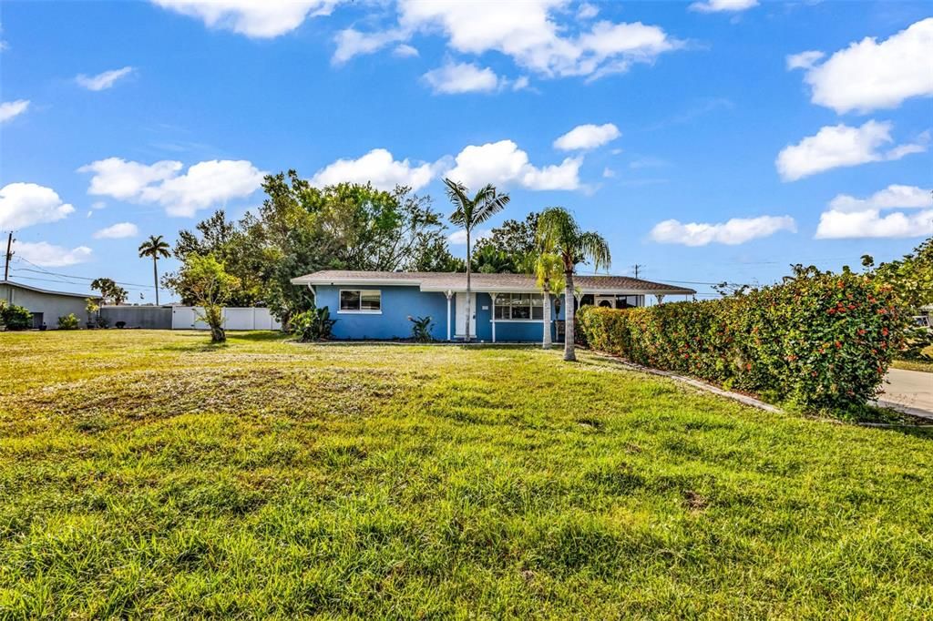 For Sale: $250,000 (2 beds, 2 baths, 1120 Square Feet)