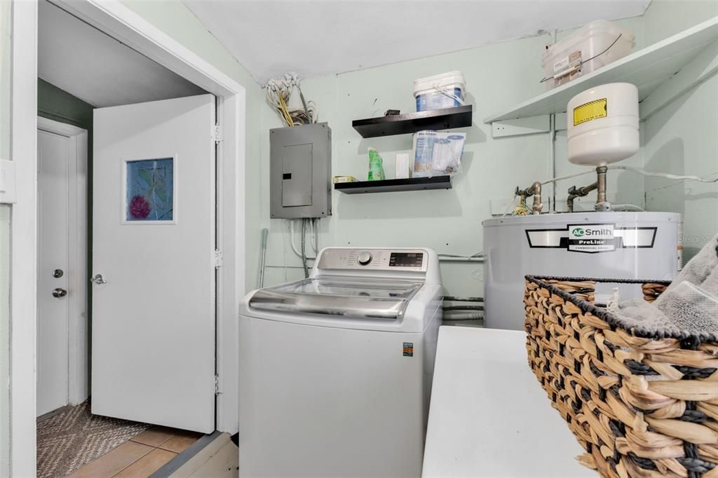 For Sale: $250,000 (2 beds, 2 baths, 1120 Square Feet)