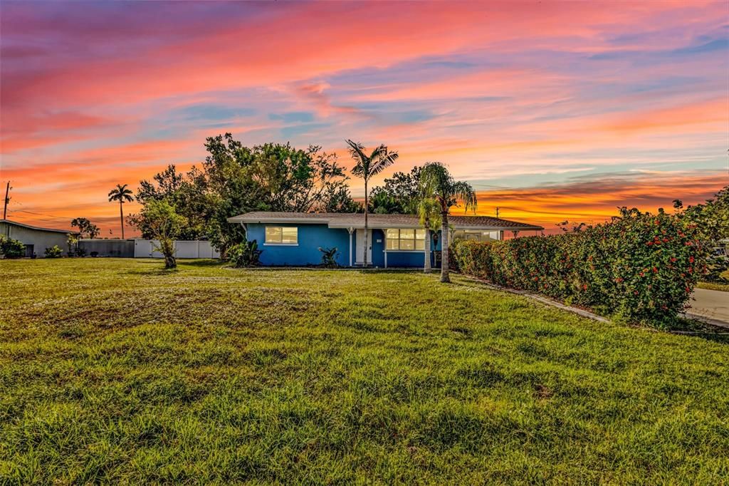 For Sale: $250,000 (2 beds, 2 baths, 1120 Square Feet)