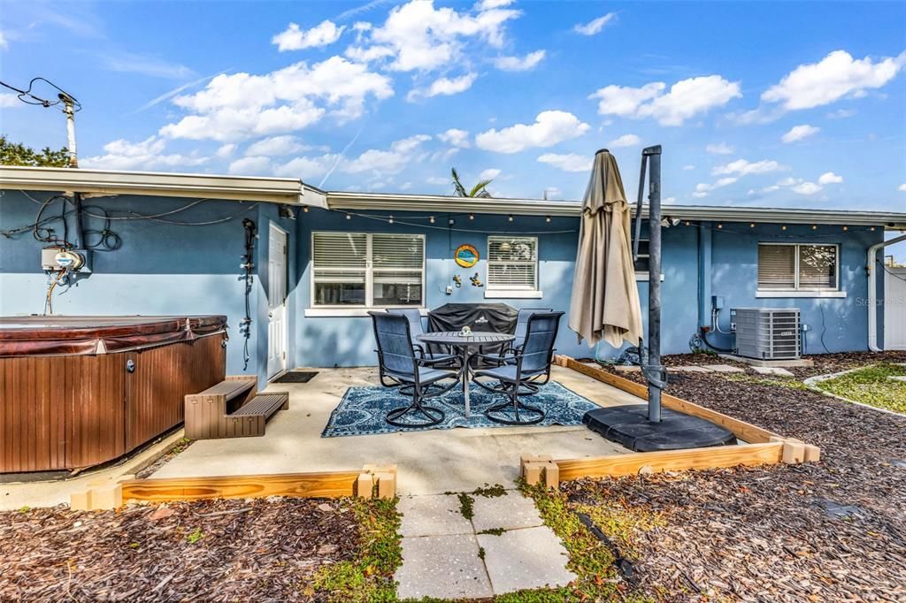 For Sale: $250,000 (2 beds, 2 baths, 1120 Square Feet)