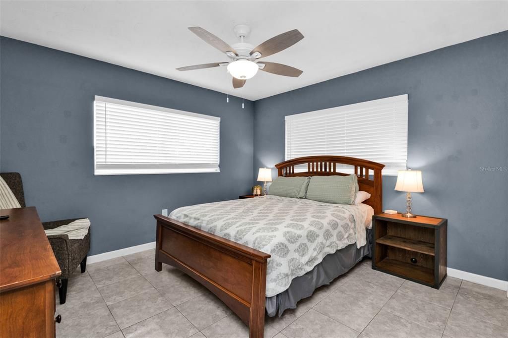 For Sale: $250,000 (2 beds, 2 baths, 1120 Square Feet)