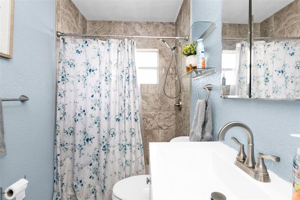 For Sale: $250,000 (2 beds, 2 baths, 1120 Square Feet)