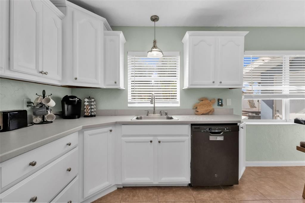 For Sale: $250,000 (2 beds, 2 baths, 1120 Square Feet)