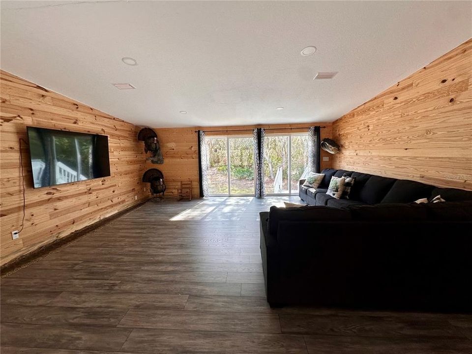 For Sale: $574,900 (4 beds, 3 baths, 2432 Square Feet)