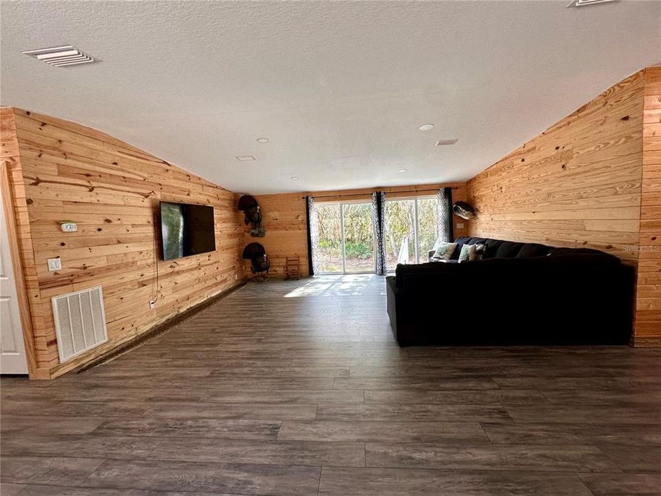 For Sale: $574,900 (4 beds, 3 baths, 2432 Square Feet)