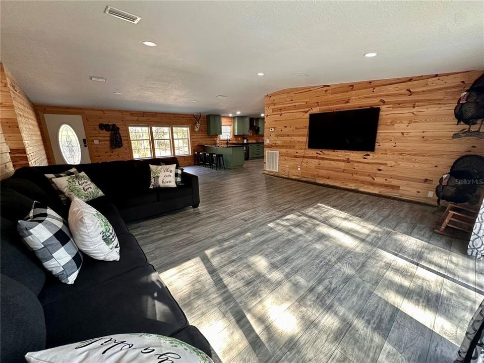 For Sale: $574,900 (4 beds, 3 baths, 2432 Square Feet)