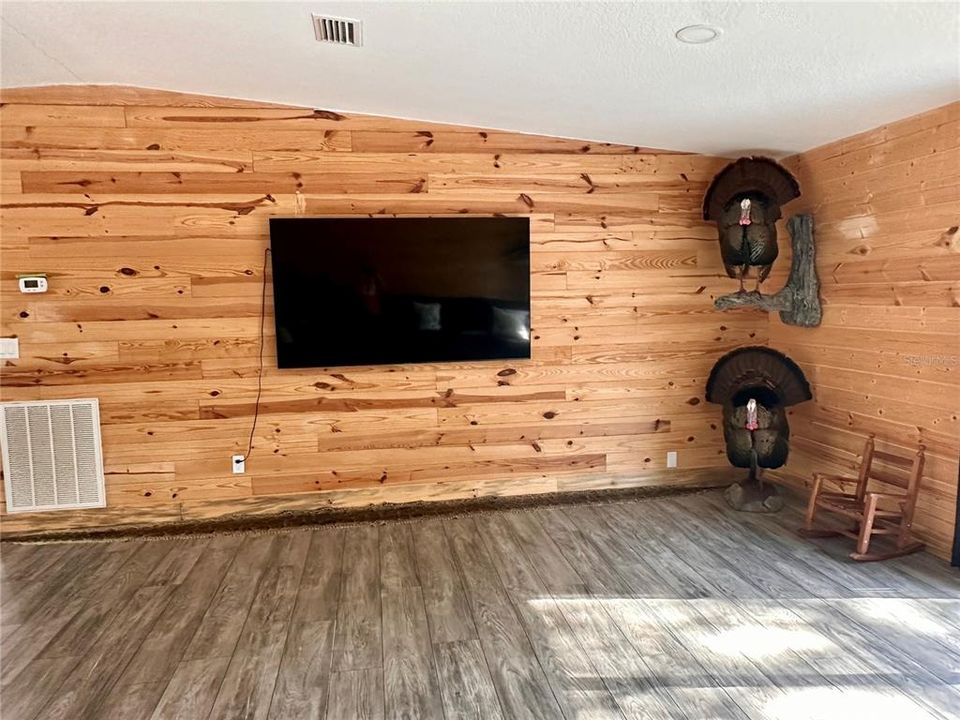 For Sale: $574,900 (4 beds, 3 baths, 2432 Square Feet)