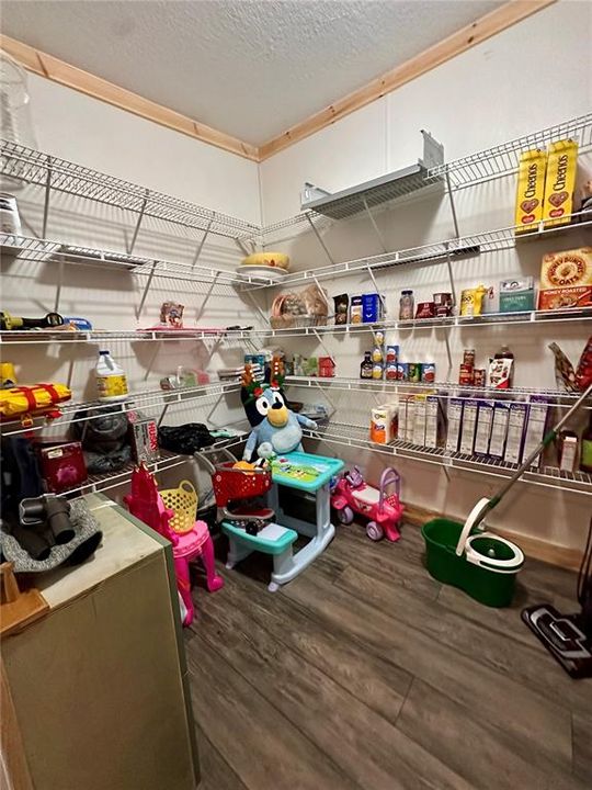 For Sale: $574,900 (4 beds, 3 baths, 2432 Square Feet)