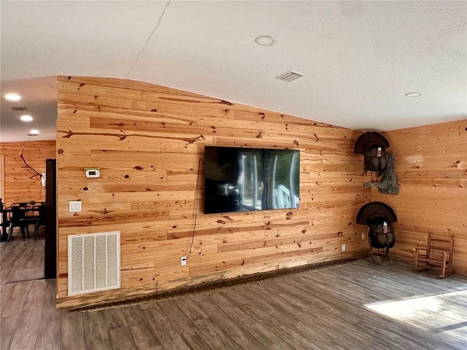 For Sale: $574,900 (4 beds, 3 baths, 2432 Square Feet)