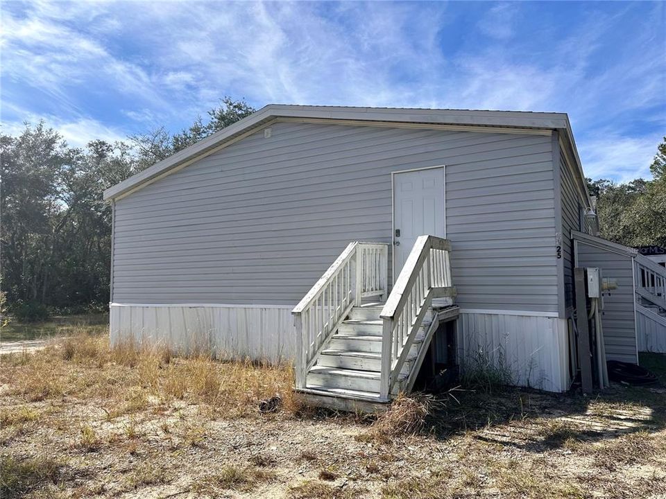 For Sale: $574,900 (4 beds, 3 baths, 2432 Square Feet)