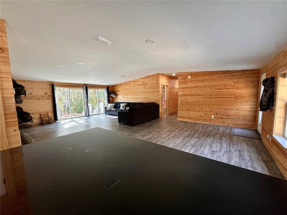 For Sale: $574,900 (4 beds, 3 baths, 2432 Square Feet)