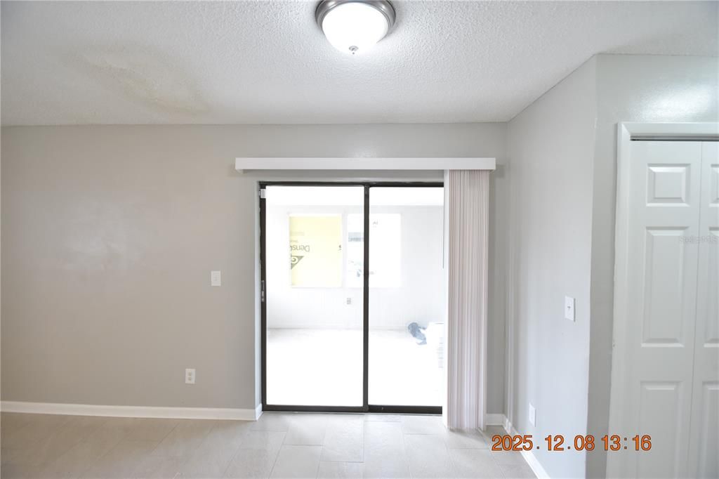 出租: $1,495 (1 贝兹, 1 浴室, 836 平方英尺)