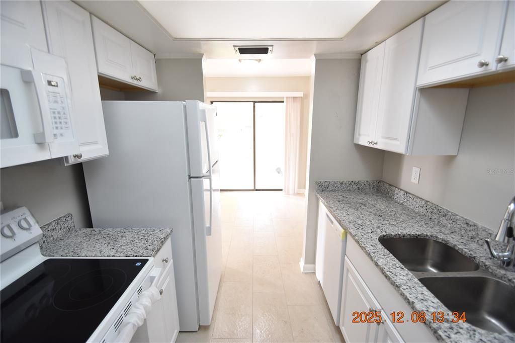 出租: $1,495 (1 贝兹, 1 浴室, 836 平方英尺)