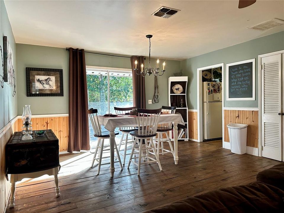 For Sale: $390,000 (4 beds, 2 baths, 1631 Square Feet)