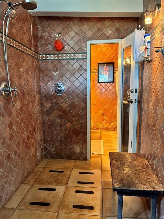 For Sale: $895,000 (5 beds, 4 baths, 3300 Square Feet)