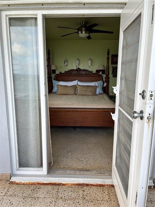 For Sale: $895,000 (5 beds, 4 baths, 3300 Square Feet)