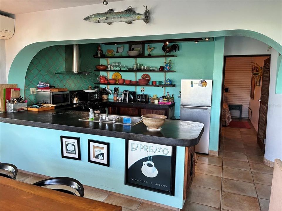 For Sale: $895,000 (5 beds, 4 baths, 3300 Square Feet)