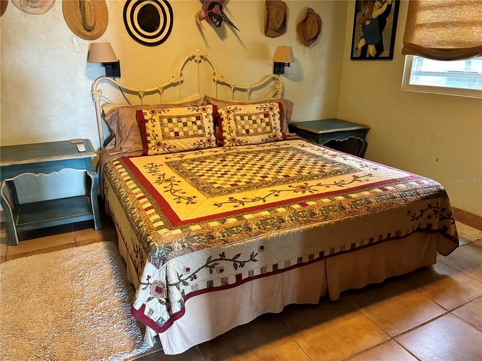 For Sale: $895,000 (5 beds, 4 baths, 3300 Square Feet)