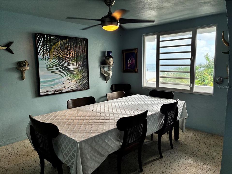 For Sale: $895,000 (5 beds, 4 baths, 3300 Square Feet)