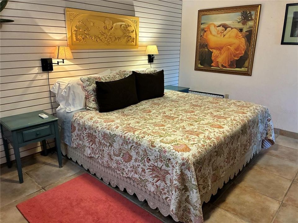 For Sale: $895,000 (5 beds, 4 baths, 3300 Square Feet)