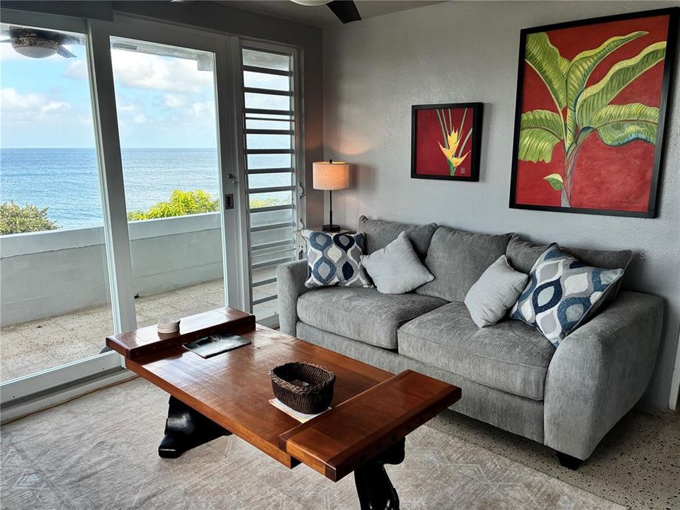 For Sale: $895,000 (5 beds, 4 baths, 3300 Square Feet)