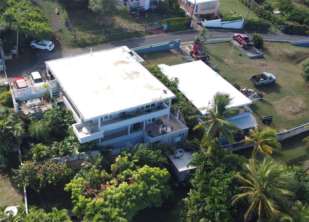 For Sale: $895,000 (5 beds, 4 baths, 3300 Square Feet)