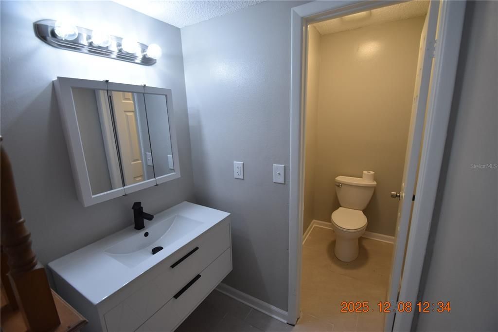 出租: $1,695 (2 贝兹, 1 浴室, 798 平方英尺)