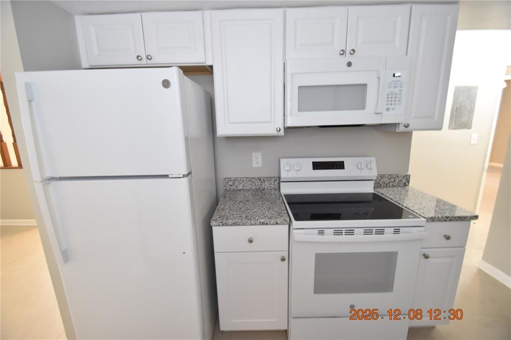 出租: $1,695 (2 贝兹, 1 浴室, 798 平方英尺)